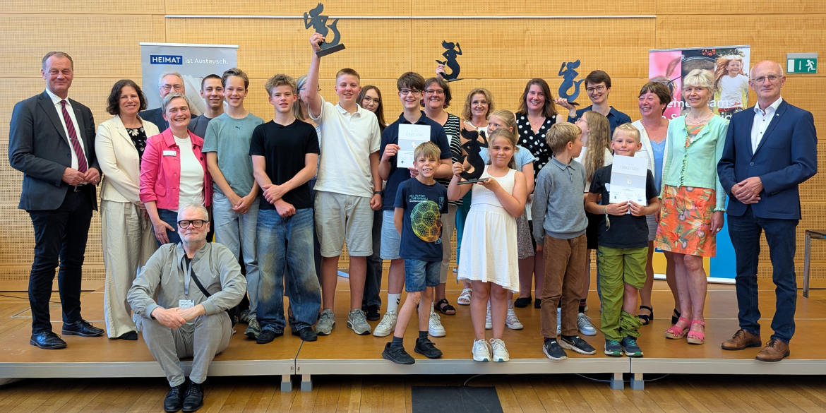 Gruppenbild der Emmi-Preisträger*innen 2025