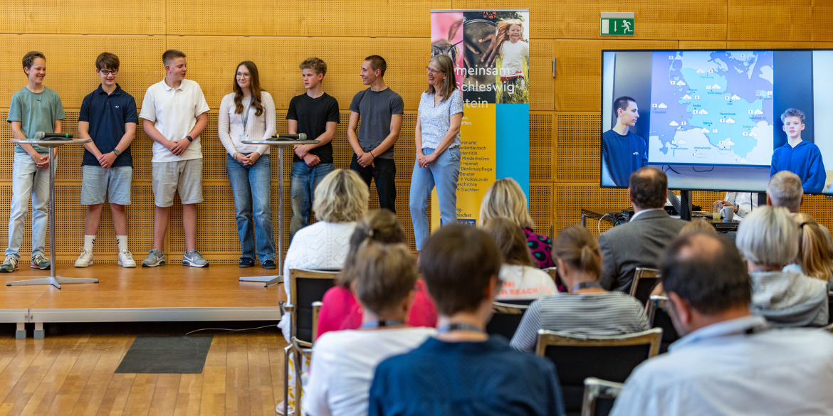 Kategorie Sekundarstufe 1 mit Videoleinwand