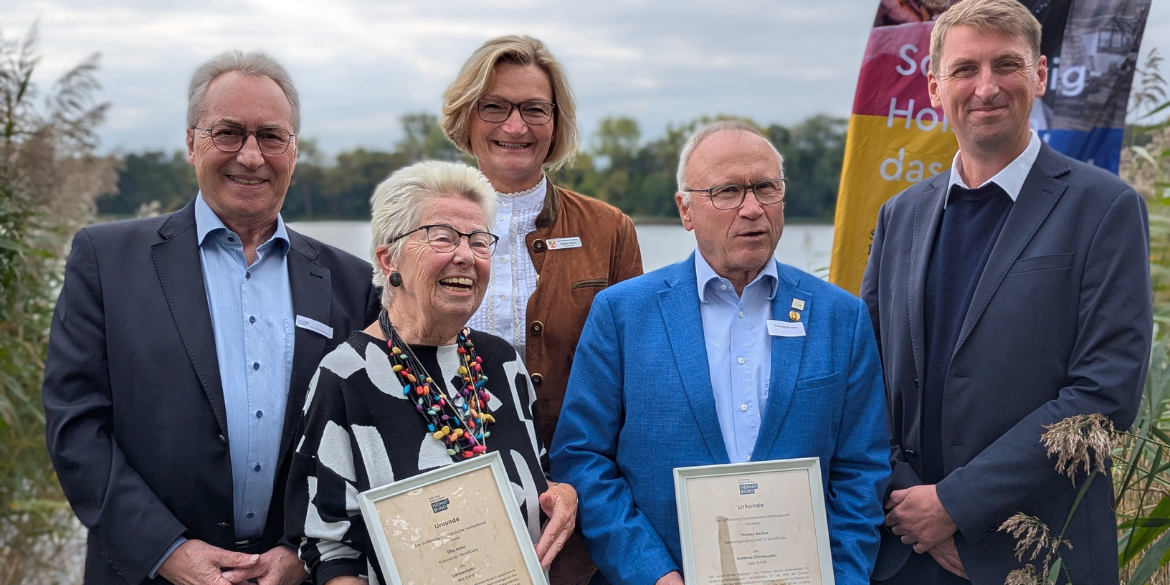 Gruppenbild von fünf Personen