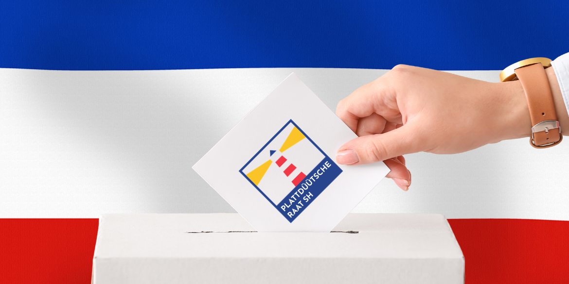 Wahlurne, im Hintergund SH Flagge, Wahlzettel mit Logo des Plattdeutschen Rates SH