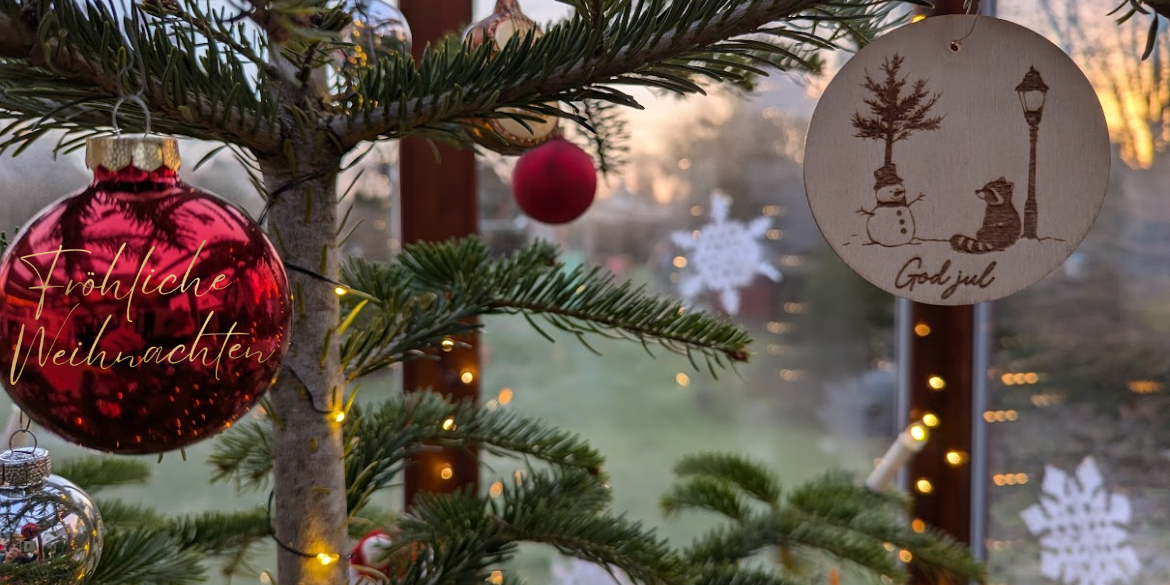 Weihnachtsschmuck am Baum